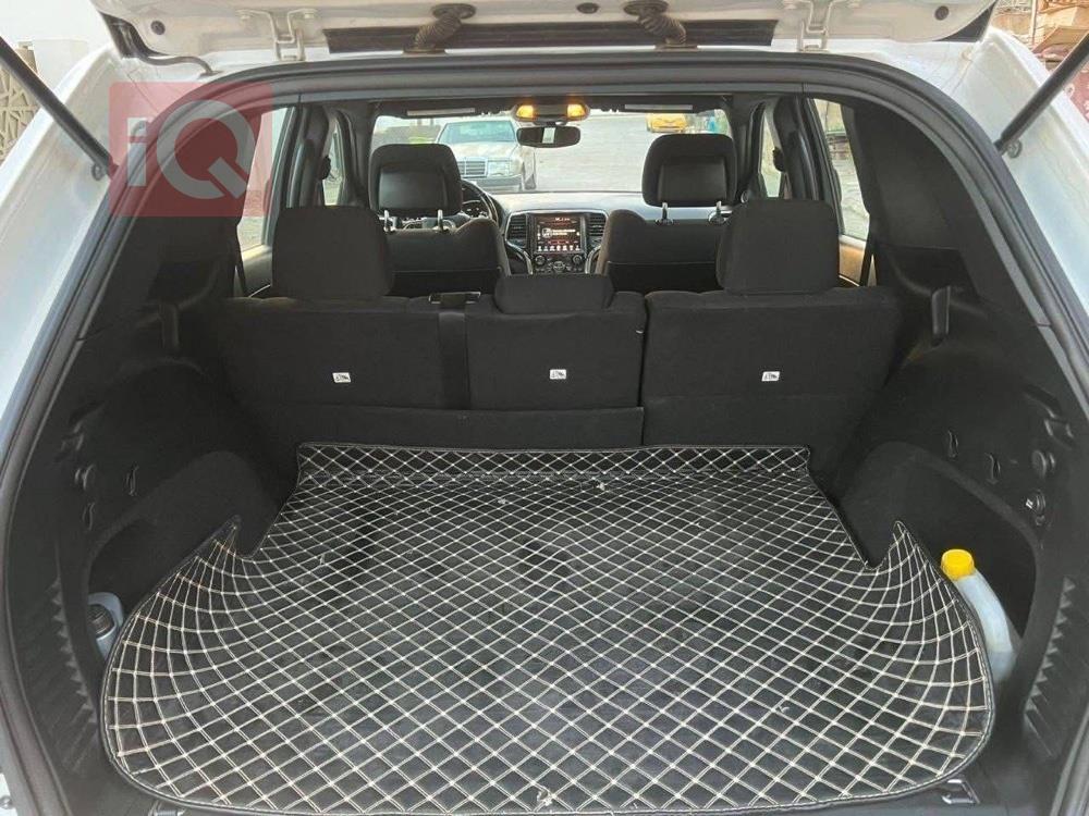 جیپ گراند شیرۆکی